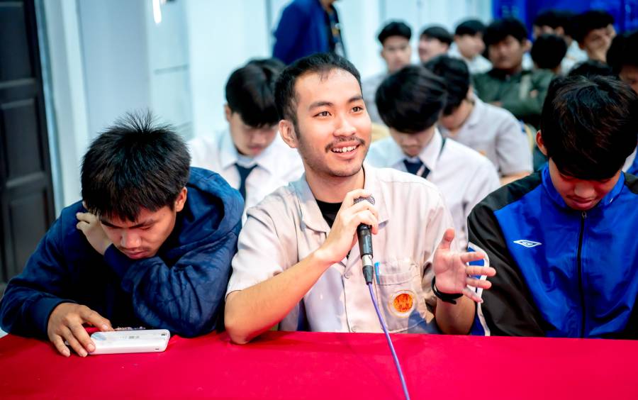 กิจกรรมแนะแนวอาชีพและรับสมัครงานจากบริษัท ไฮไมล์ (ไทยแลนด์) จำกัด