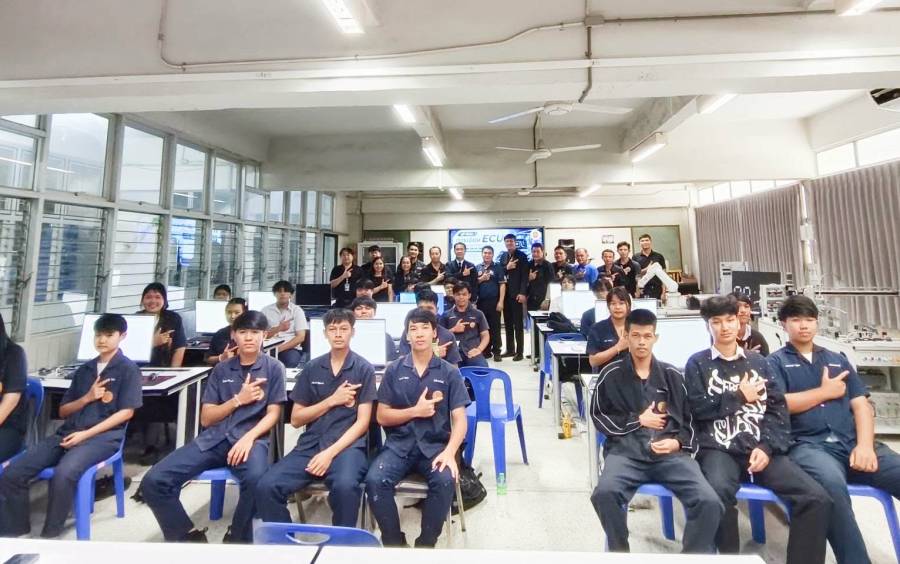แผนกวิชาเทคโนโลยีอิเล็กทรอนิกส์ วิทยาลัยเทคนิคอุดรธานี จัดอบรมการเขียน  ECU ควบคุมอุปกรณ์รถยนต์สมัยใหม่